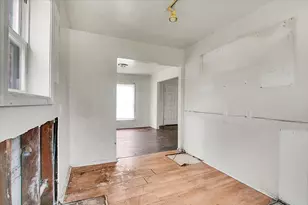12908 S Wallace St, Chicago, IL 60628 - Photo 8