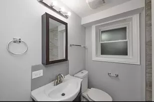 6322 N Francisco Ave, Chicago, IL 60659 - Photo 8