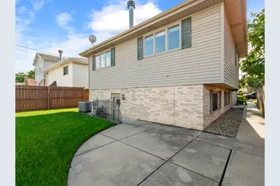 10633 S Whipple Street, Chicago, IL 60655 - Photo 4