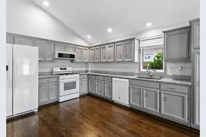 10633 S Whipple Street, Chicago, IL 60655 - Photo 12