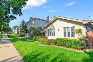 10633 S Whipple St, Chicago, IL 60655 - Photo 2