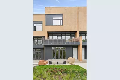2235 W Oakdale Avenue #16-B, Chicago, IL 60618 - Photo 2