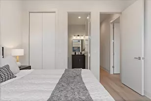 2235 W Oakdale Ave, Chicago, IL 60618 - Photo 26