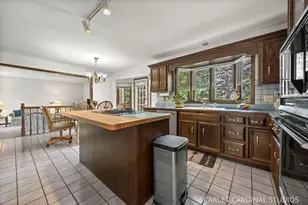 849 S River Rd, Naperville, IL 60540 - Photo 12