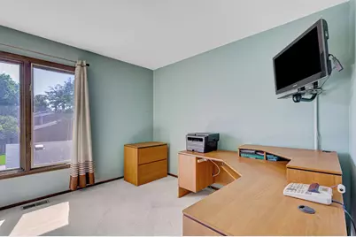 330 Elmwood Lane, Bloomingdale, IL 60108 - Photo 14