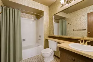 330 Elmwood Ln, Bloomingdale, IL 60108 - Photo 16