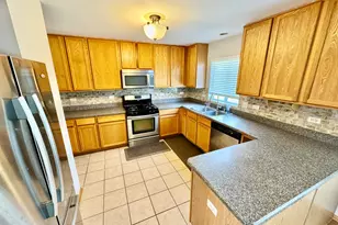 384 Horizon Ln, Dekalb, IL 60115 - Photo 4