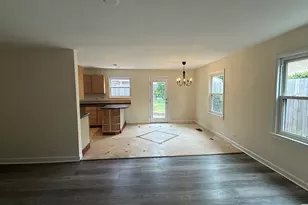 117 E Elm St, Wheaton, IL 60189 - Photo 8