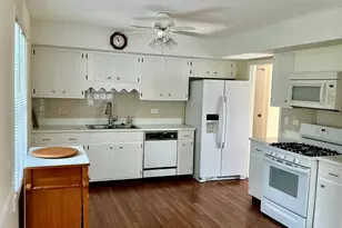 840 Heather Ln, Hoffman Estates, IL 60169 - Photo 4