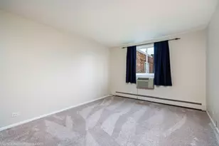1375 Rebecca Dr, Hoffman Estates, IL 60169 - Photo 10