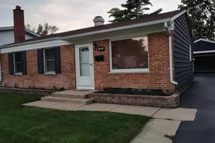 390 E Diane Dr, Buffalo Grove, IL 60089 - Photo 1