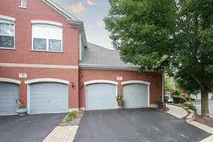 44 Lakebreeze Ct, Lake Zurich, IL 60047 - Photo 2