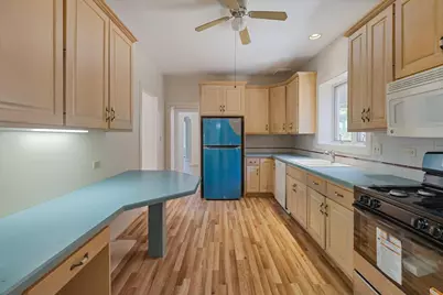 6515 N Maplewood Avenue, Chicago, IL 60645 - Photo 10