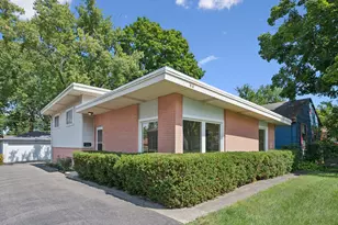 516 Hermitage Dr, Deerfield, IL 60015 - Photo 1