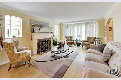 2908 W Birchwood Avenue, Chicago, IL 60645 - Photo 6
