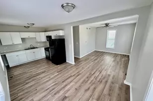 203 W Main St, Genoa, IL 60135 - Photo 2