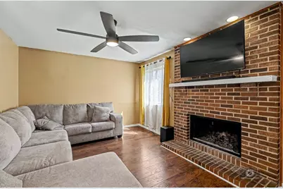3146 E Newcastle Court, Waukegan, IL 60087 - Photo 8