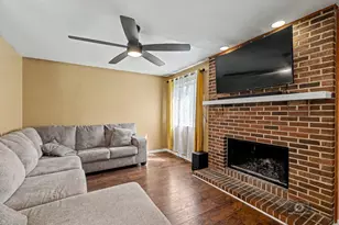 3146 E Newcastle Ct, Waukegan, IL 60087 - Photo 8