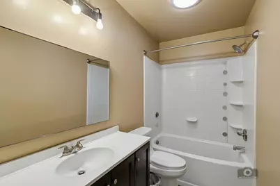 3146 E Newcastle Court, Waukegan, IL 60087 - Photo 12
