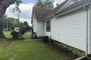 504 N Walnut St, Centralia, IL 62801 - Photo 12