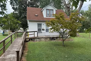 504 N Walnut St, Centralia, IL 62801 - Photo 2