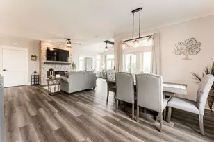12 Kloe Ln, Sycamore, IL 60178 - Photo 4