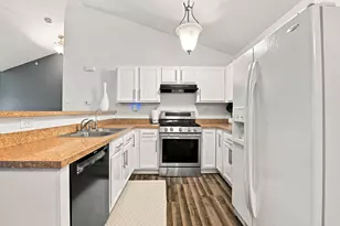 4455 Timber Ridge Ct, Joliet, IL 60431 - Photo 10