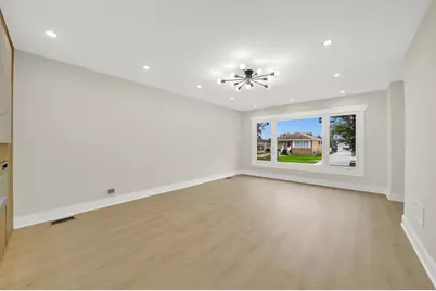 153 W 27th Place, Chicago Heights, IL 60411 - Photo 8
