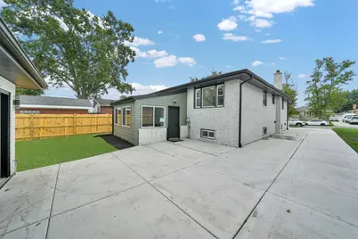153 W 27th Place, Chicago Heights, IL 60411 - Photo 4