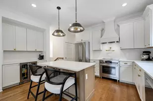 1633 W Olive Ave, Chicago, IL 60660 - Photo 10