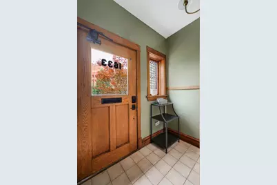 1633 W Olive Avenue, Chicago, IL 60660 - Photo 2