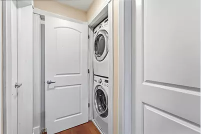 6410 N Hoyne Avenue #2W, Chicago, IL 60645 - Photo 12