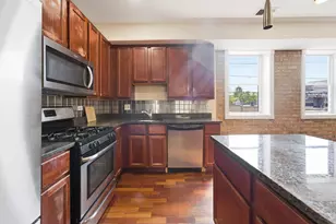 6410 N Hoyne Ave, Chicago, IL 60645 - Photo 4
