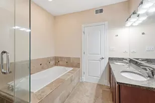 6410 N Hoyne Ave, Chicago, IL 60645 - Photo 8
