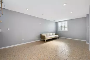 2833 N Francisco Ave, Chicago, IL 60618 - Photo 24