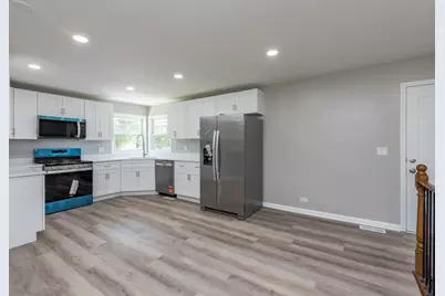 10350 W California Avenue, Beach Park, IL 60099 - Photo 8