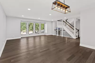 933 W Essex Place, Arlington Heights, IL 60004 - Photo 2
