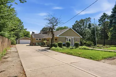 19709 W Schweitzer Road, Joliet, IL 60436 - Photo 4