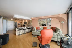 300 N State St, Chicago, IL 60654 - Photo 4