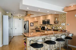 300 N State St, Chicago, IL 60654 - Photo 6