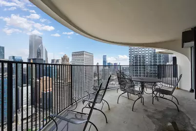 300 N State Street #4709, Chicago, IL 60654 - Photo 14