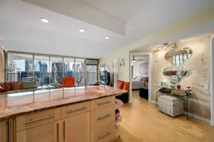 300 N State St, Chicago, IL 60654 - Photo 10