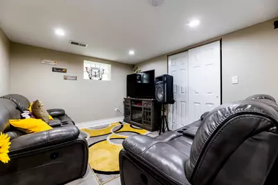 12442 S Throop Street, Calumet Park, IL 60827 - Photo 14