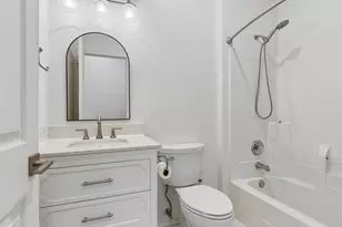 1329 Amaranth Dr, Naperville, IL 60564 - Photo 6