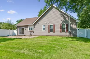 1329 Amaranth Dr, Naperville, IL 60564 - Photo 14