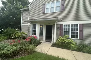 2920 Bartlett Ct, Naperville, IL 60564 - Photo 2