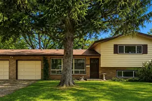 641 Clover Rd, Wauconda, IL 60084 - Photo 1