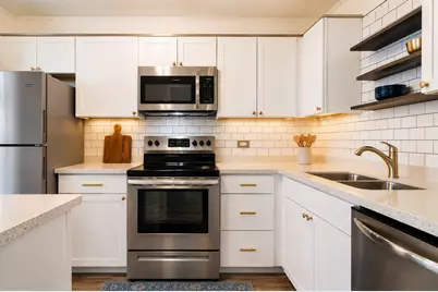 3550 N Lake Shore Drive #1003, Chicago, IL 60657 - Photo 10