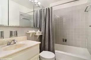 3550 N Lake Shore Dr, Chicago, IL 60657 - Photo 16