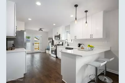 5534 W Warwick Avenue, Chicago, IL 60641 - Photo 8